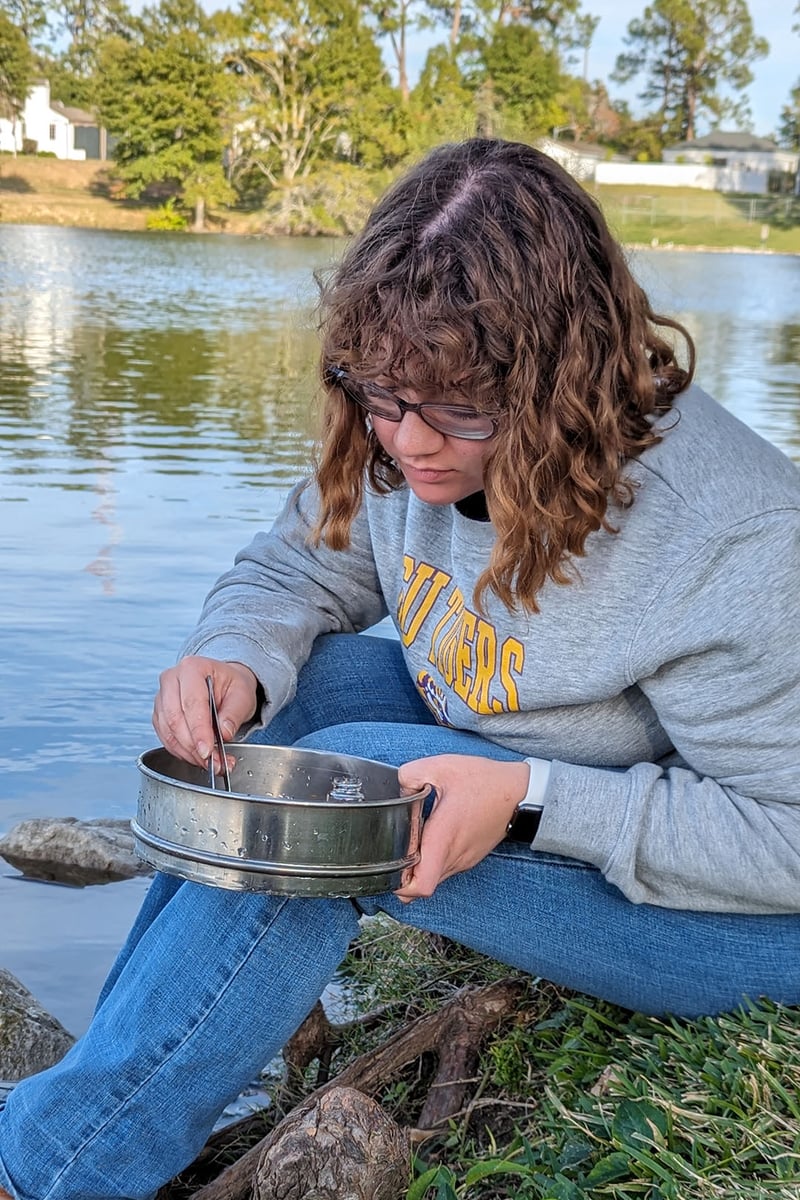 LSU Student_Taylor Horton_sampling nurdles at the Capitol Lakes.2